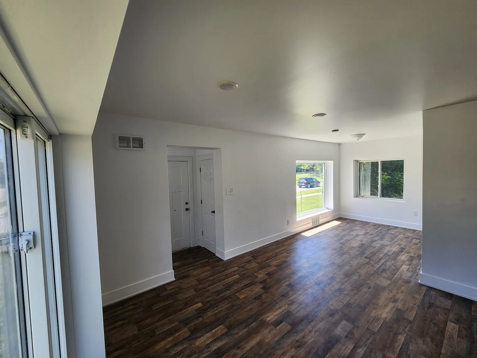 2 bed, 943 sqft, $1,400 — Photo 4