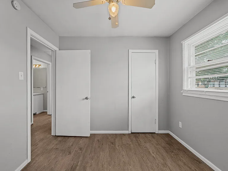 2612 E Auburn St — Photo 14