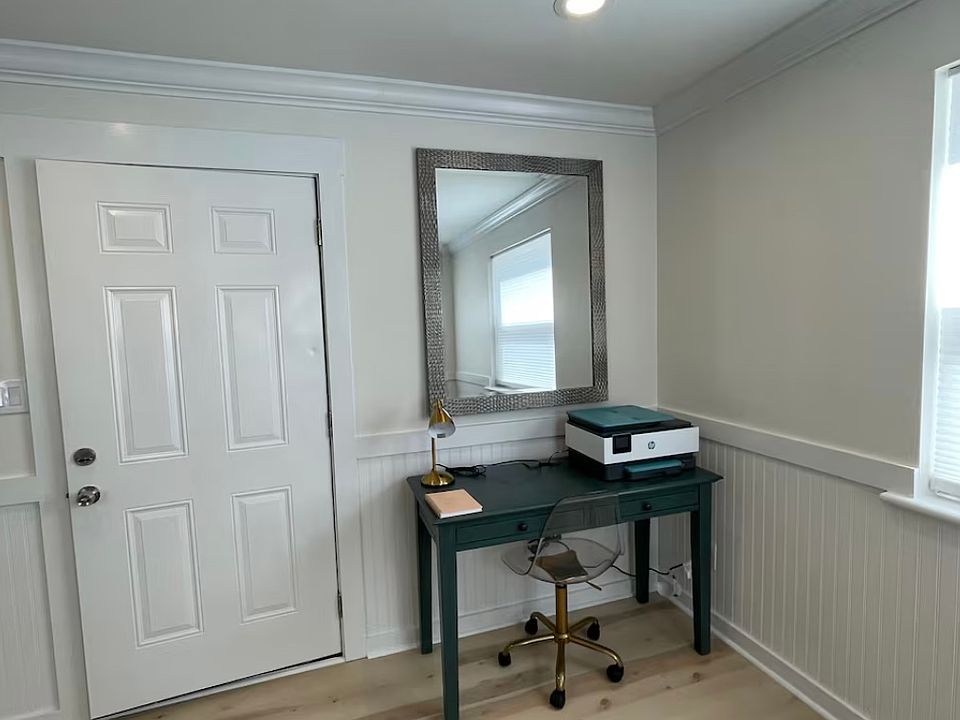 1st image of 114 E 55th St APT 1
