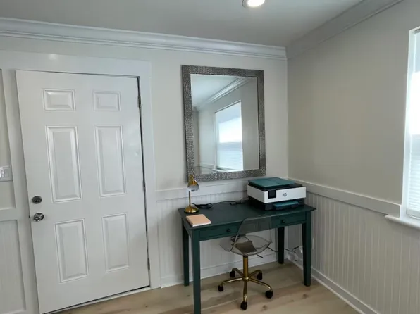 114 E 55th St APT 1, Savannah, GA 31405