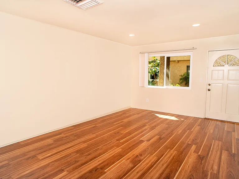 17151 Roscoe Blvd #18 — Photo 9