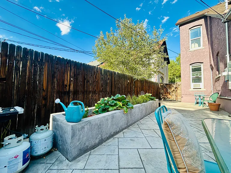 243 S Lincoln St #B — Photo 23