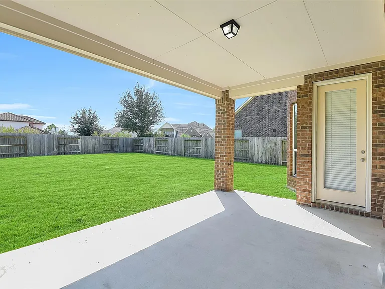 16706 Chestnut Square Dr — Photo 32