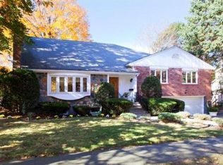 135 Albemarle Rd, Newton, MA 02460