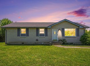 1404 Alton Dr, Pleasant View, TN 37146