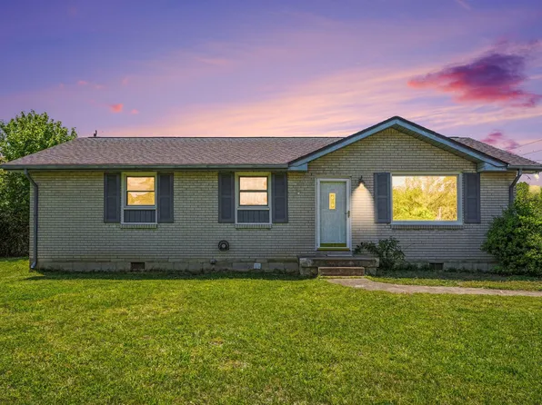 1404 Alton Dr, Pleasant View, TN 37146