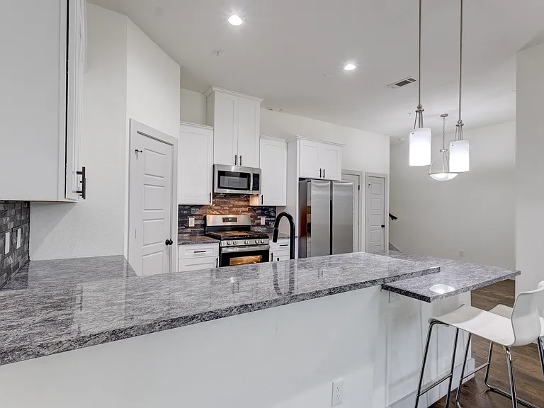 6043 Rivendell Dr — Photo 9