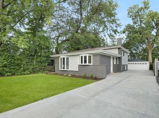 332 Hibbard Rd, Wilmette, IL 60091