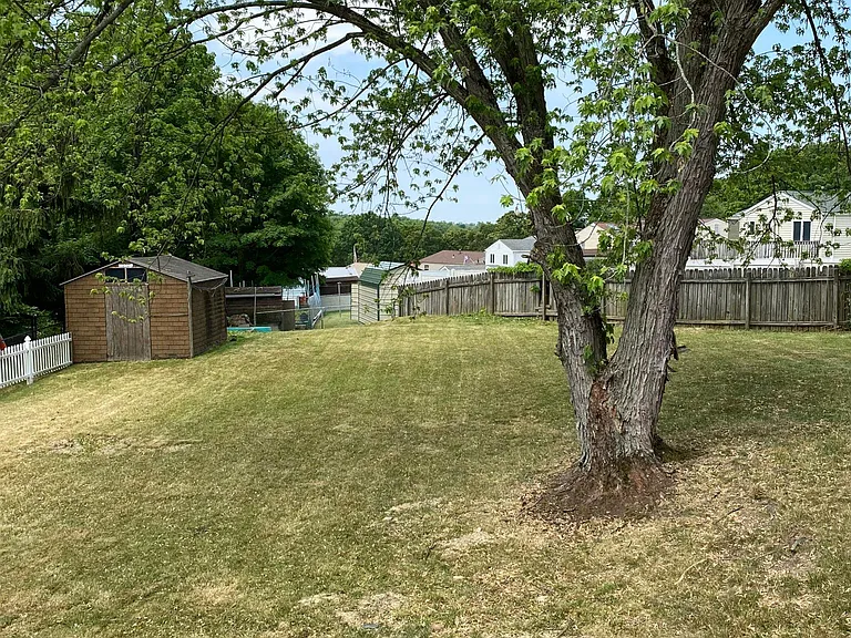 726 Vanderbilt Dr — Photo 22