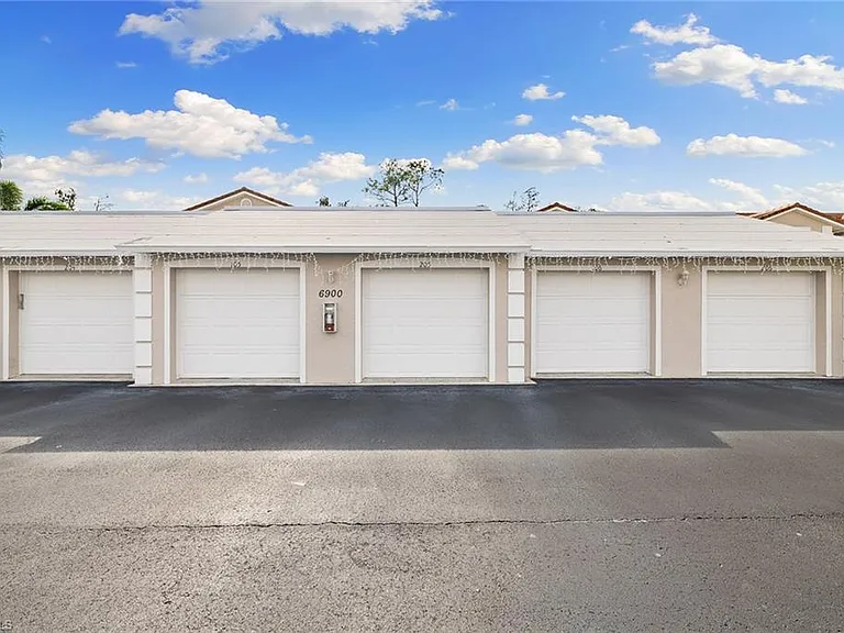 6900 Dennis Cir #J-205 — Photo 13