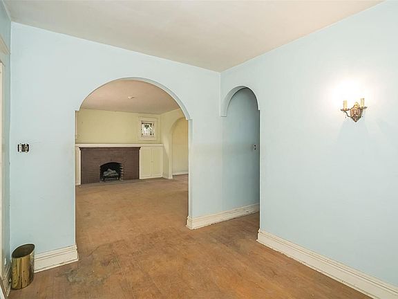 2nd image of 1209 Bellevue Ave