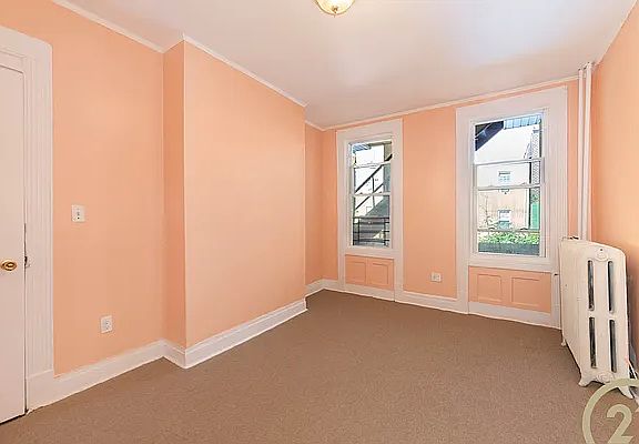 4th image of 607 Baker Ave