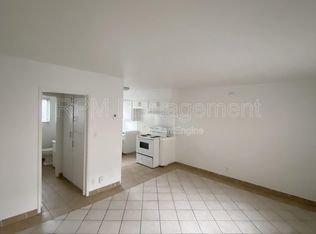 6904 Lennox Ave APT 10, Van Nuys, CA 91405