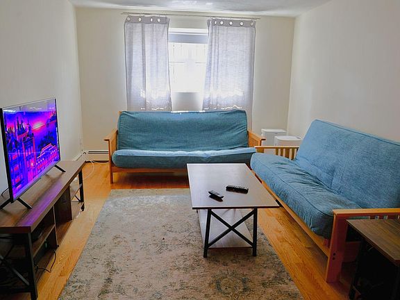 2nd image of 30 Chester St APT 3