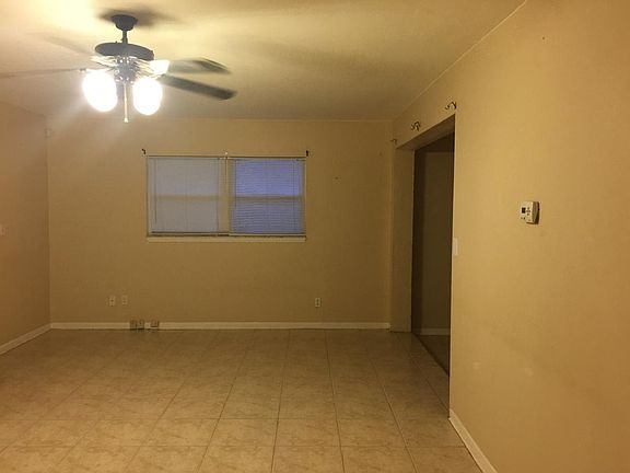 4th image of 5023 Redstone Dr