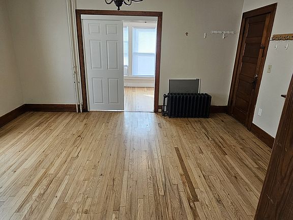 3rd image of 822 South St #3
