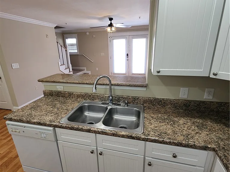 1725 Harvey Mitchell Pkwy S #633 — Photo 8