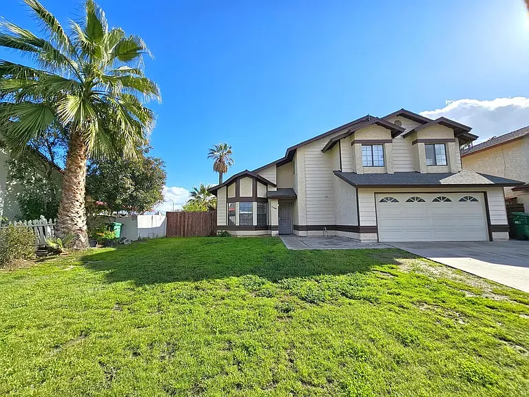 24657 Carolyn Ave — Photo 2