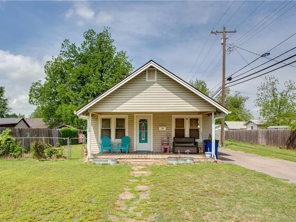 114 S Oak Ave, Hennessey, OK 73742