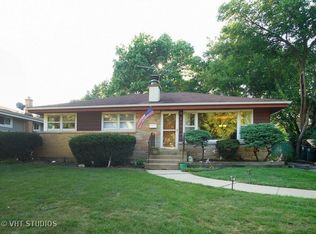 210 S Reuter Dr, Arlington Heights, IL