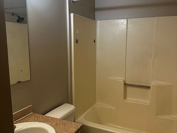2nd image of 689 Colony Rd #697