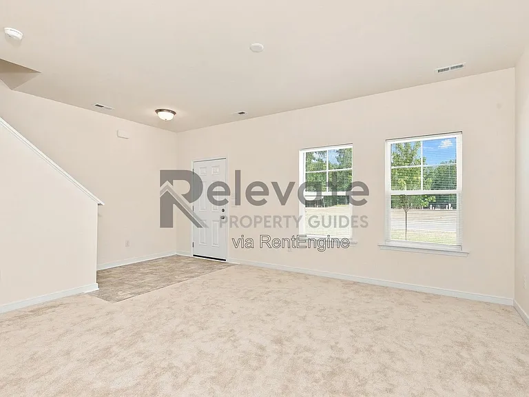 250 Greenpark Rd — Photo 3