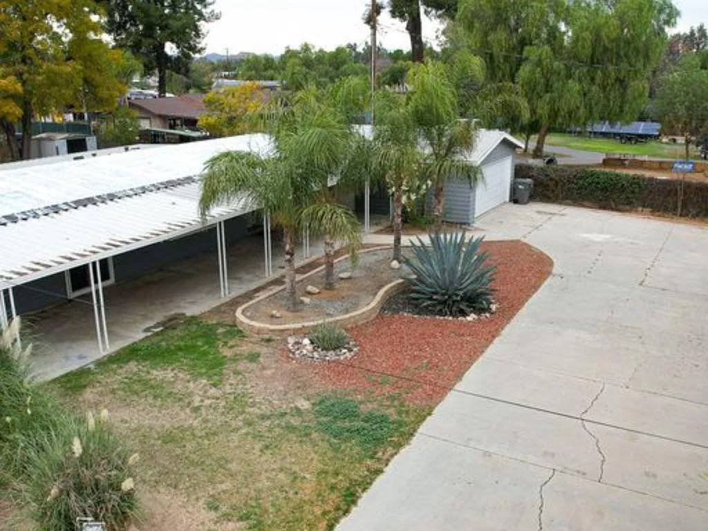 3 bed, 1440 sqft, $3,000 — Photo 2