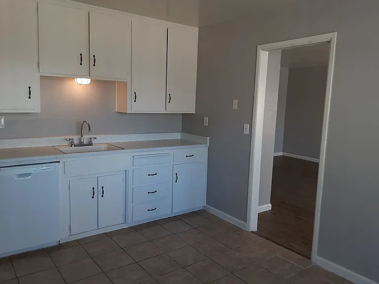 132 E Morris Ave — Photo 2