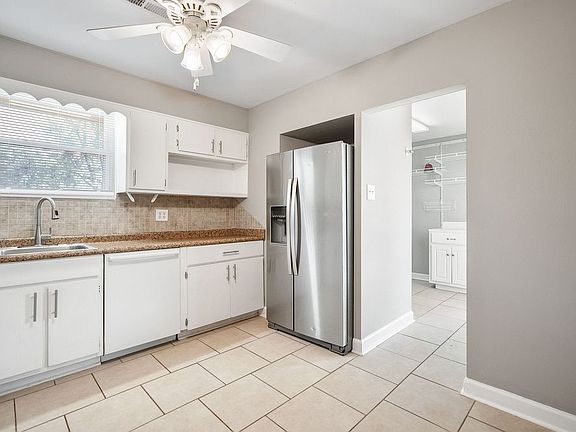 4th image of 6308 Sheri Dr NW