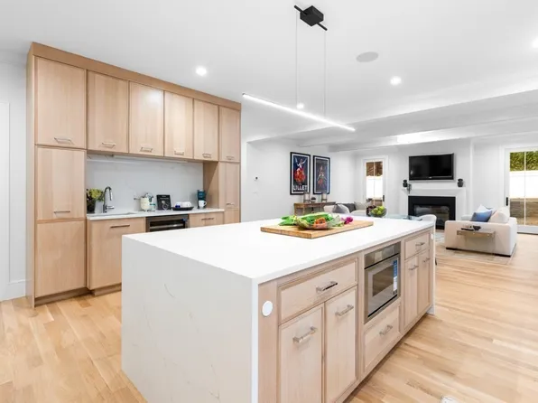 66 Bess Rd, Needham, MA 02492