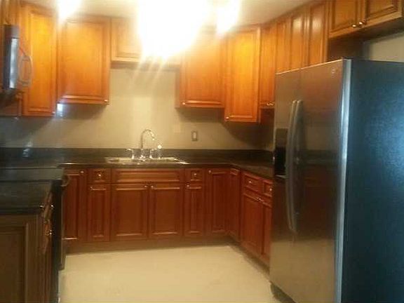 5th image of 300 NW 186th St