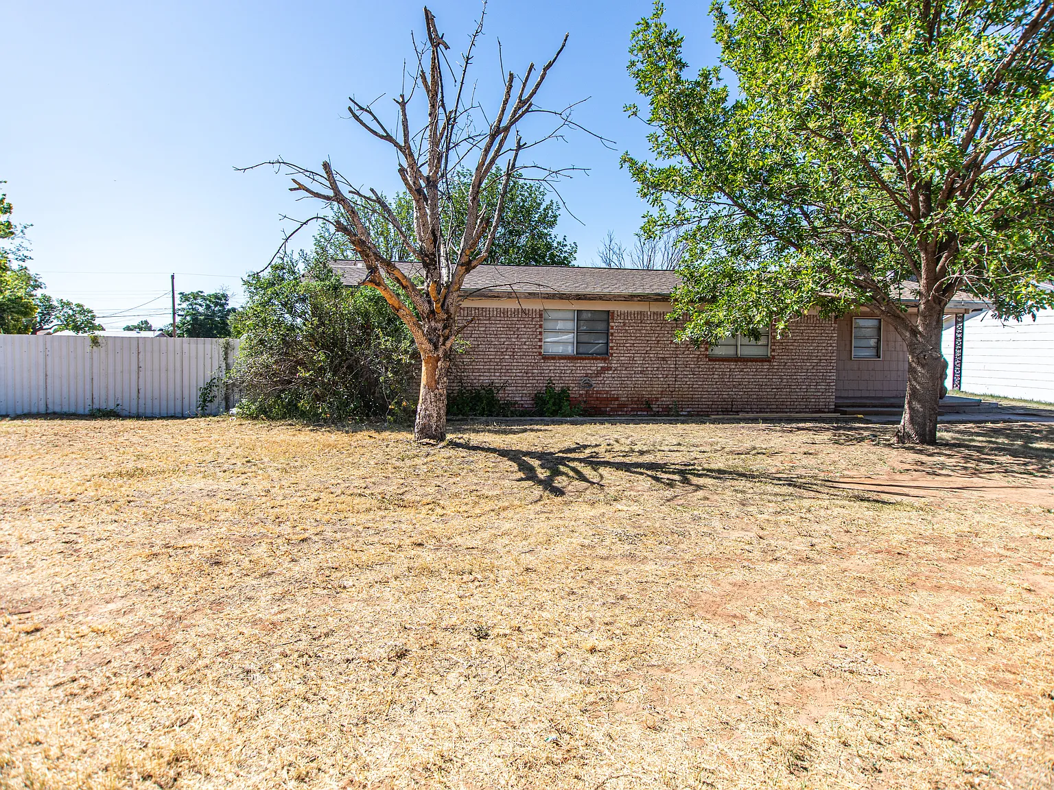 4 bed, 1944 sqft, $2,975 — Photo 2