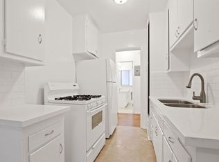 500 California Ave, North of Wilshire in Santa Monica. 5 blocks to the beach, Santa Monica, CA 90403