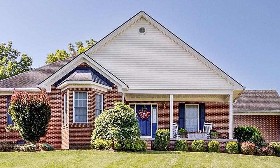 1st image of 129 Creekside Dr