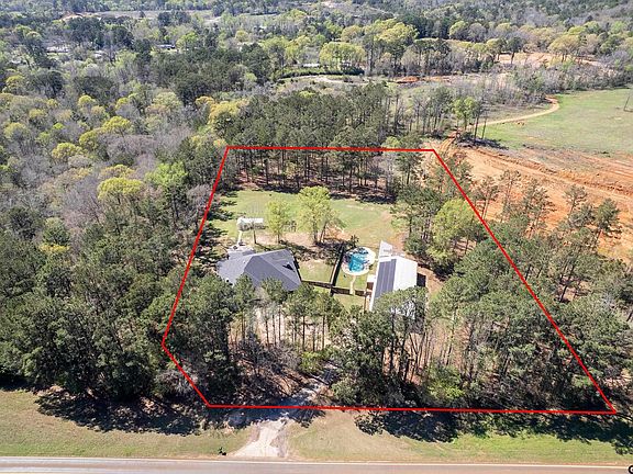 3rd image of 3481 N Loop 343