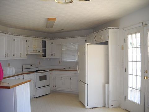 3rd image of 375 Willow Shoals Dr