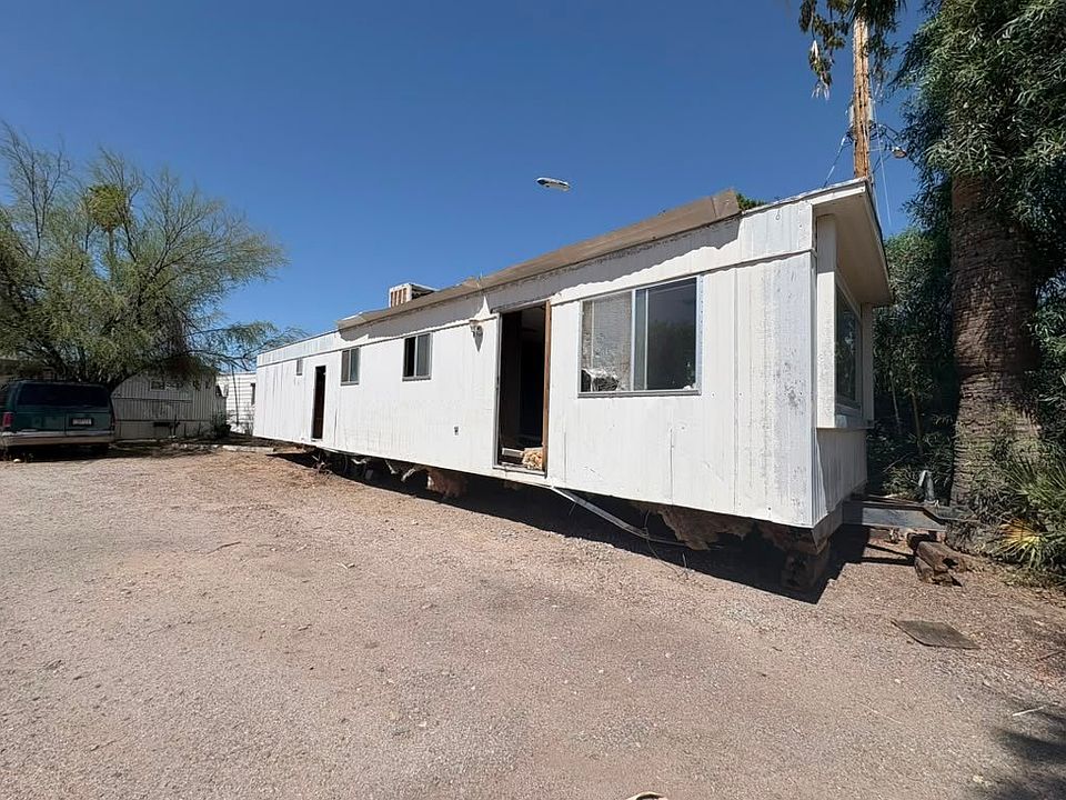 2nd image of 4541 N Old Romero Rd Back 17