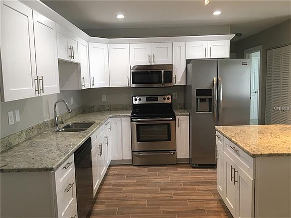 2nd image of 11087 Oakhaven Dr