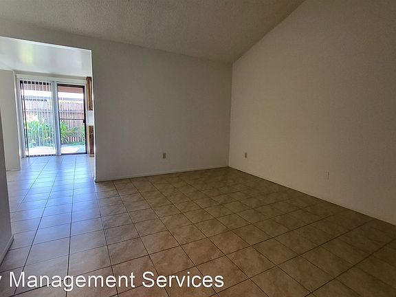 5th image of 7512 Stockdale Hwy APT C