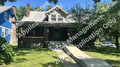 1034 SW Lincoln St Photo 1
