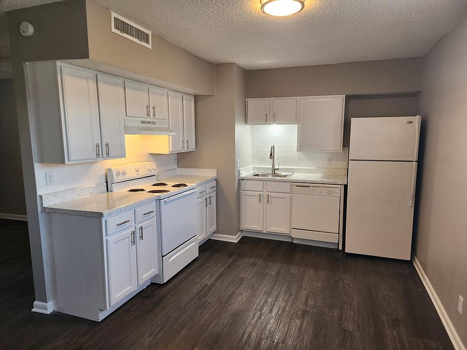 1st image of 701 E Wilshire Blvd #109