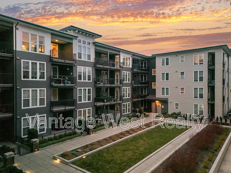 1775 Chapman Pl #Penthouse 12 — Photo 18