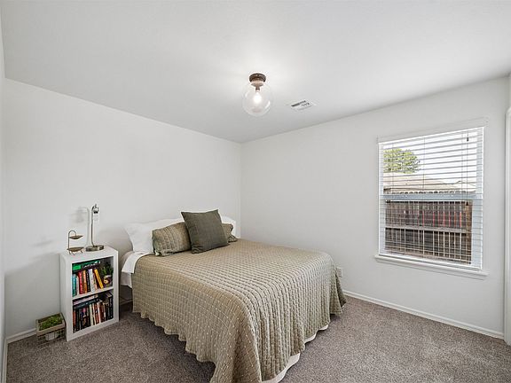 5th image of 10412 S Nathan St