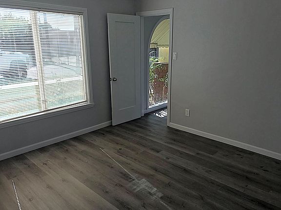 4th image of 6453 Gundry Ave