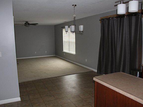 5th image of 3042 Chivalry Dr