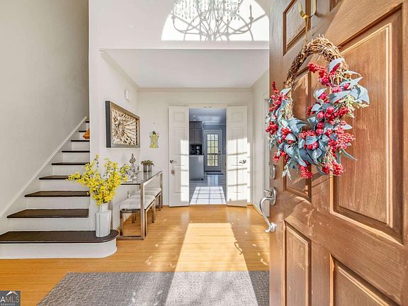 4th image of 740 Birch Ridge Dr