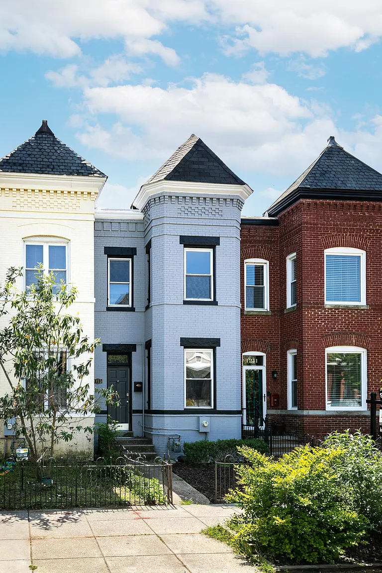 1213 I St NE photo 1