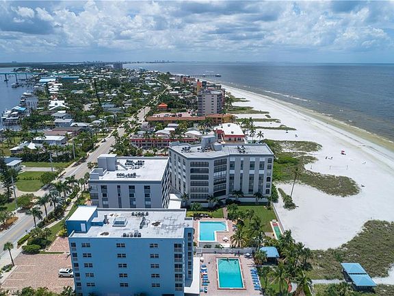 3rd image of 392 Estero Blvd APT 506