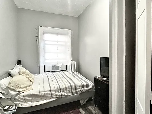 Rented by Bond New York | media 28