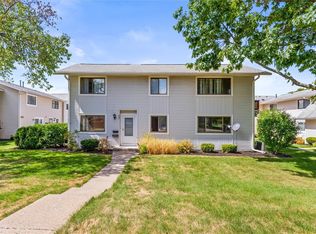 567 Eastbrooke Ln, Rochester, NY 14618